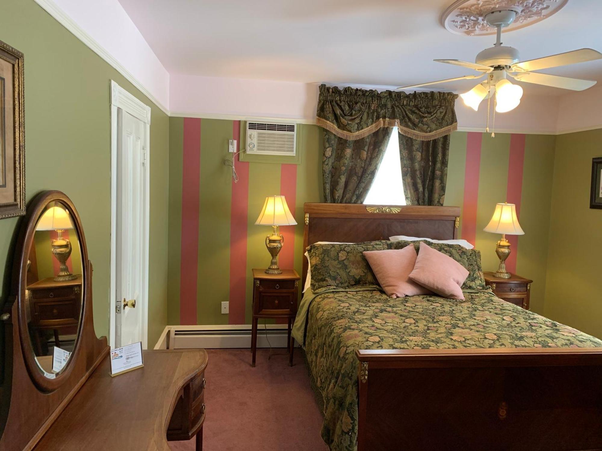 Come From Away B&B Digby Room photo