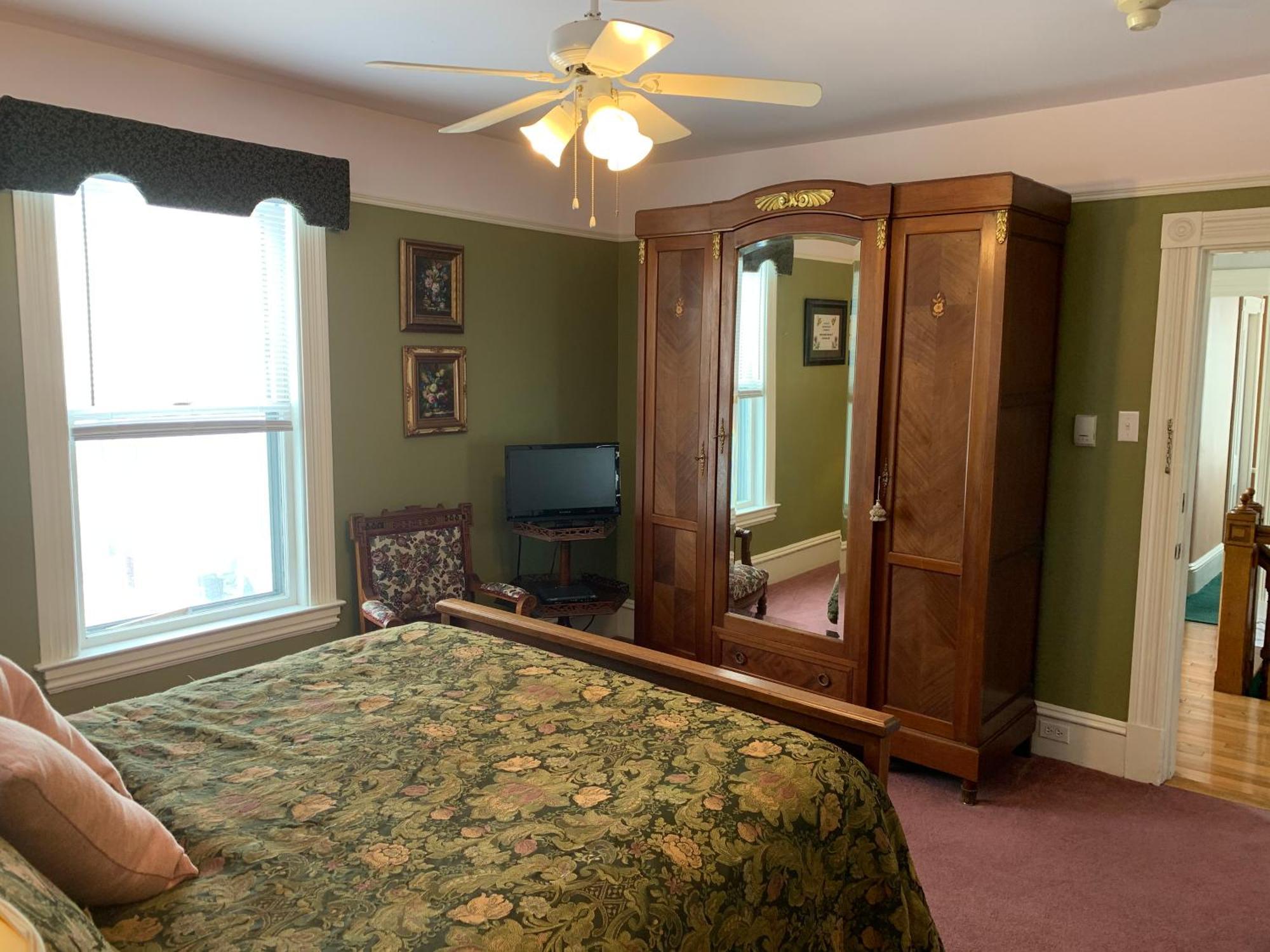Come From Away B&B Digby Room photo